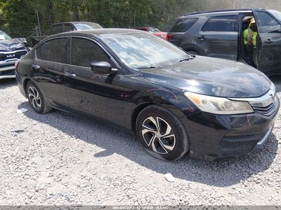 1HGCR2F38HA****** 2017 Honda Accord
