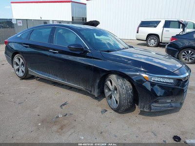 1HGCV1F96JA****** 2018 Honda Accord