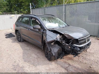 3VVDX7B23NM****** 2022 Volkswagen Taos