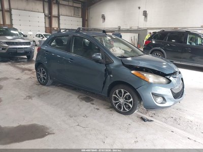 JM1DE1KY1E0****** 2014 Mazda 2