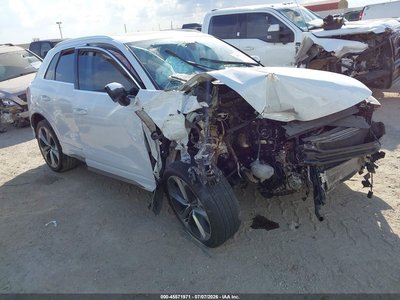 WA1EECF38L1****** 2020 Audi Q3