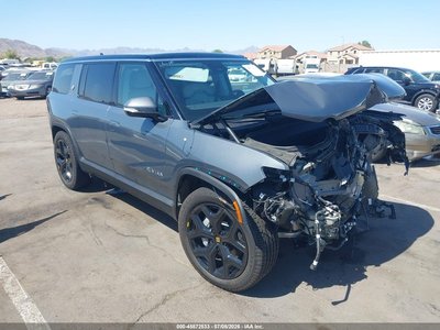 7PDSGBBA3RN****** 2024 Rivian R1S