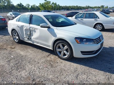 1VWBT7A3XEC****** 2014 Volkswagen Passat