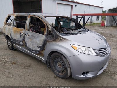 5TDJZ3DCXHS****** 2017 Toyota Sienna
