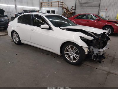 JN1CV6AR6FM****** 2015 Infiniti Q40