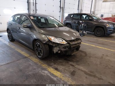 1FAHP3K25CL****** 2012 Ford Focus