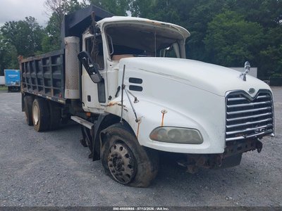 2005 Mack 600