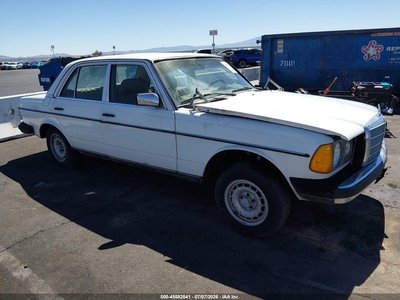 WDBAB33A6DB****** 1983 Mercedes-Benz 300 Series