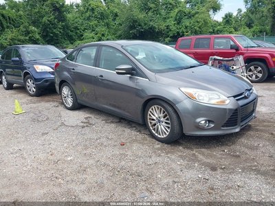 1FAHP3H28CL****** 2012 Ford Focus