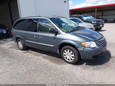 2006 Chrysler Town & Country