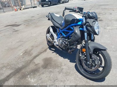 JS1VP55A992****** 2009 Suzuki Gladius 650