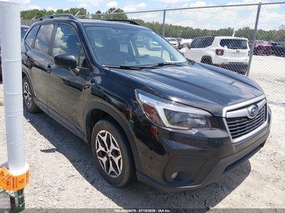 JF2SKAJC0MH****** 2021 Subaru Forester