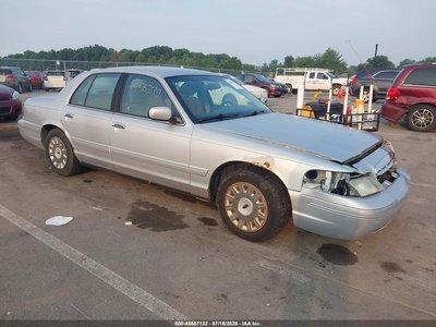 2FAFP73WX3X****** 2003 Ford Crown Victoria