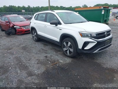 3VV8X7B22RM****** 2024 Volkswagen Taos