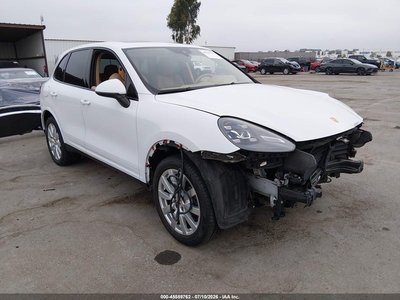WP1AA2A23HK****** 2017 Porsche Cayenne