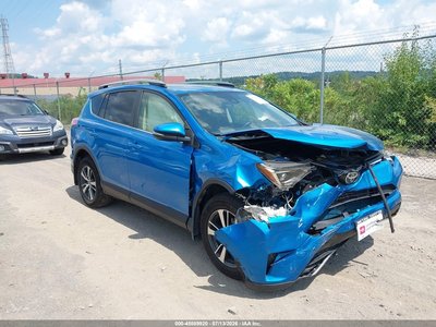 JTMRFREV1JJ****** 2018 Toyota RAV4