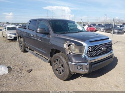 5TFEM5F19JX****** 2018 Toyota Tundra