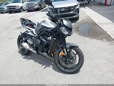 SMTA604SXRT****** 2024 Triumph Street Triple