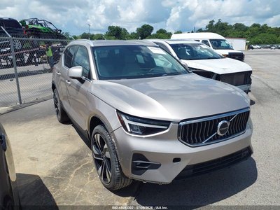 YV4L12UE1P2****** 2023 Volvo XC40