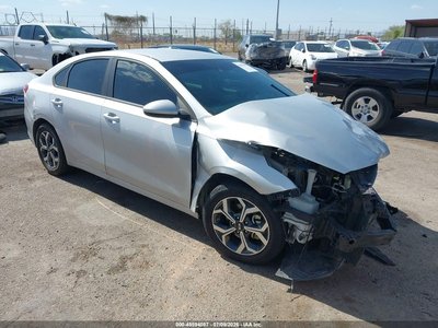 3KPF24AD8ME****** 2021 Kia Forte