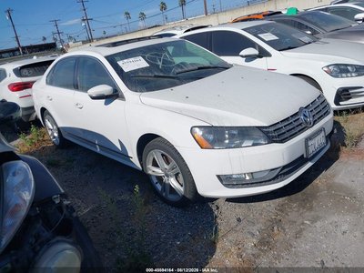 1VWCM7A31EC****** 2014 Volkswagen Passat