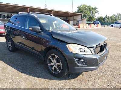 YV4902DZ8D2****** 2013 Volvo XC60