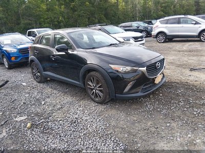 JM1DKFC70H0****** 2017 Mazda CX-3