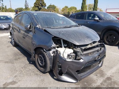 JTDKDTB36F1****** 2015 Toyota Prius C