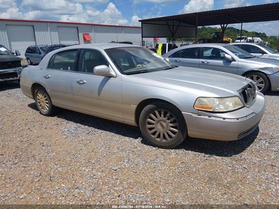 1LNHM81WX4Y****** 2004 Lincoln Town Car
