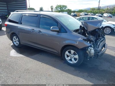 5TDKK3DC1FS****** 2015 Toyota Sienna