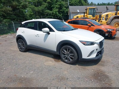 JM1DKFC71H0****** 2017 Mazda CX-3