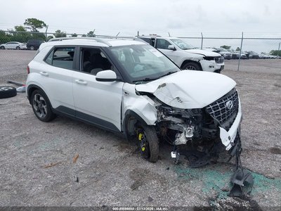 KMHRC8A39LU****** 2020 Hyundai Venue
