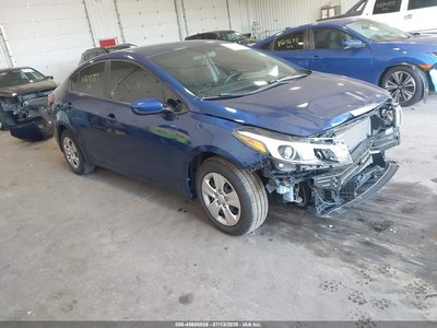 3KPFK4A70JE****** 2018 Kia Forte