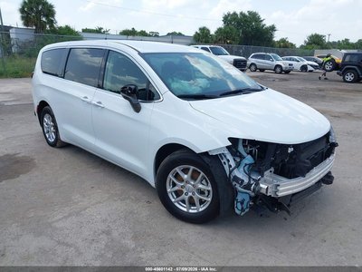 2C4RC1CG2PR****** 2023 Chrysler Voyager