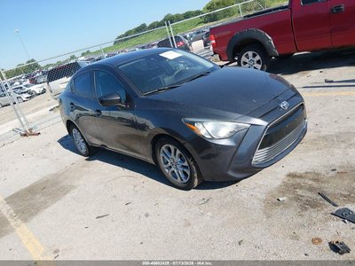 3MYDLBYV4JY****** 2018 Toyota Yaris