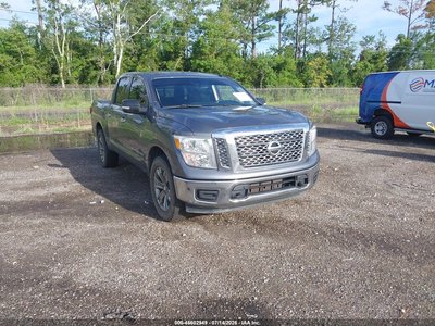 1N6AA1E55KN****** 2019 Nissan Titan