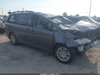 5TDYK3DC8DS****** 2013 Toyota Sienna