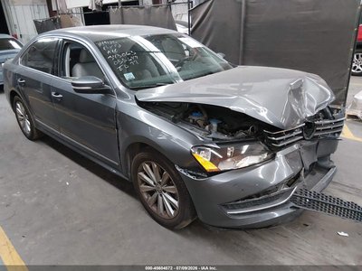 1VWCH7A37DC****** 2013 Volkswagen Passat