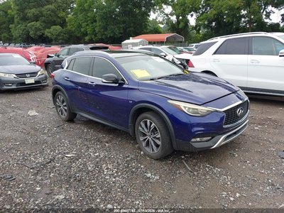 SJKCH5CR6HA****** 2017 Infiniti QX30
