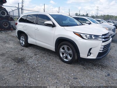 5TDYZRFH2HS****** 2017 Toyota Highlander