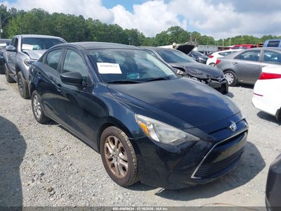 3MYDLBYV3HY****** 2017 Toyota Yaris