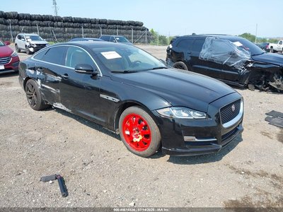 SAJWA1C7XK8****** 2019 Jaguar XJ-Series
