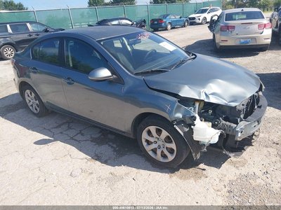 JM1BL1U78D1****** 2013 Mazda 3