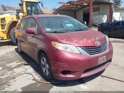 5TDKA3DC9BS****** 2011 Toyota Sienna