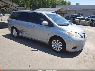 5TDJK3DC5FS****** 2015 Toyota Sienna