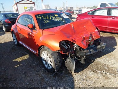 3VWFD7AT3JM****** 2018 Volkswagen Beetle