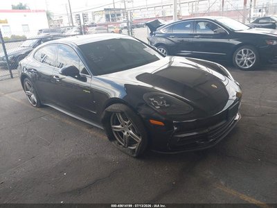 WP0AE2A77JL****** 2018 Porsche Panamera