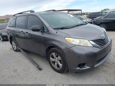 5TDKA3DCXBS****** 2011 Toyota Sienna
