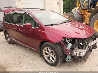 2C4RC1EG8JR****** 2018 Chrysler Pacifica
