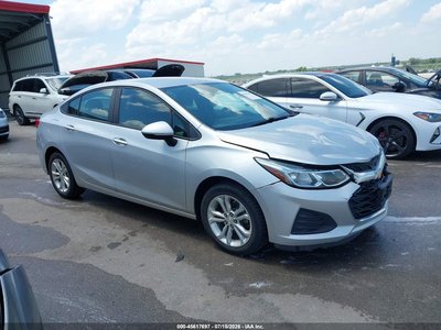 1G1BC5SM2K7****** 2019 Chevrolet Cruze